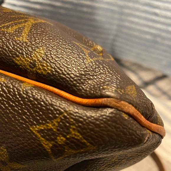 💋Authentic Large Louis Vuitton Musette Salsa💋 - Picture 5 of 7